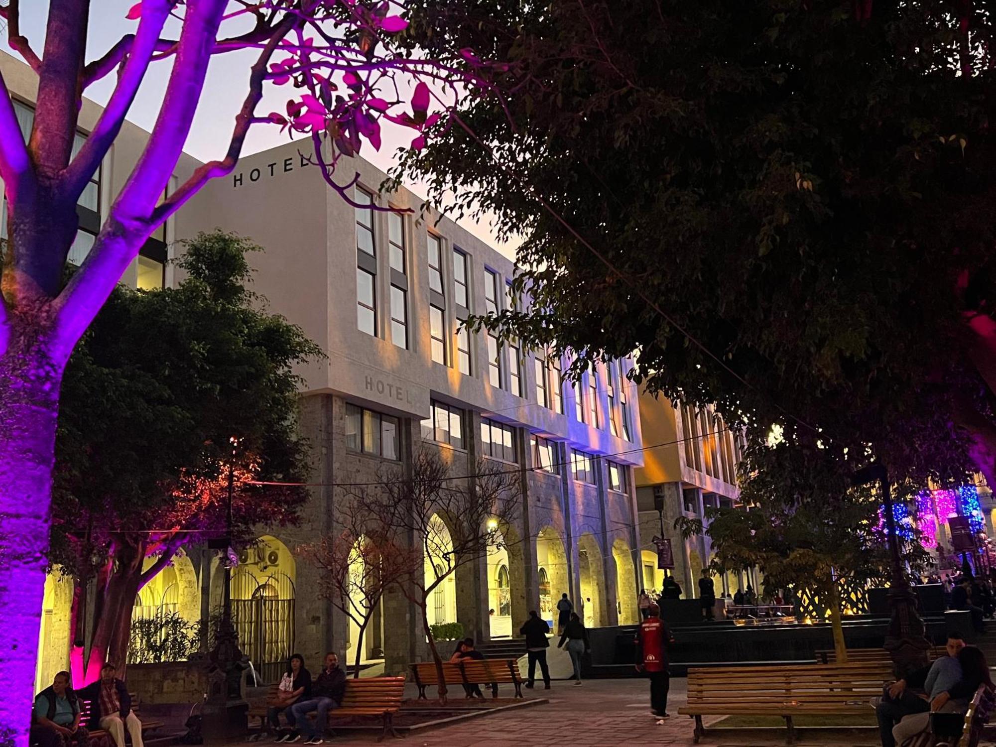 Six Hotel Guadalajara Degollado Экстерьер фото