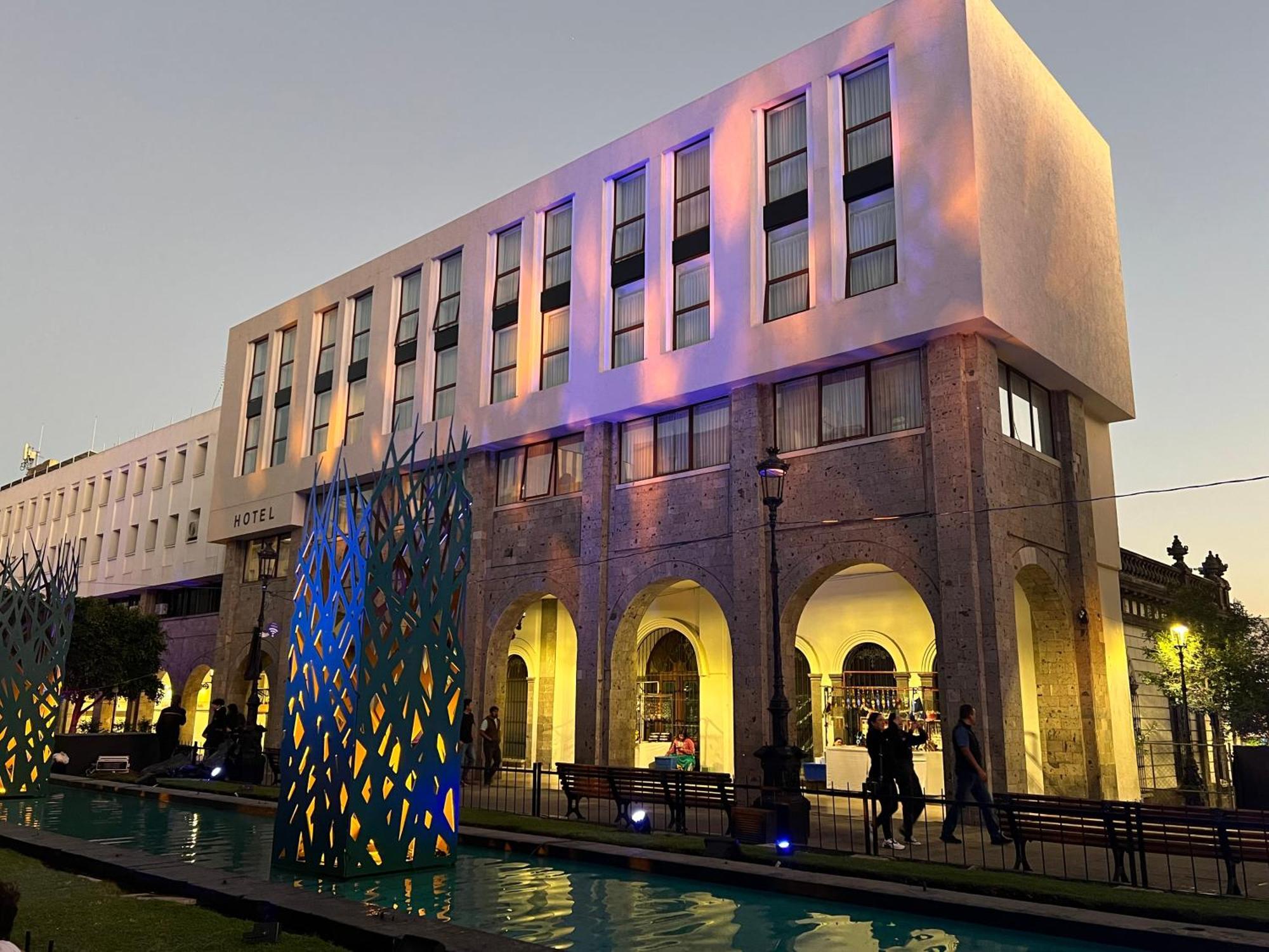 Six Hotel Guadalajara Degollado Экстерьер фото