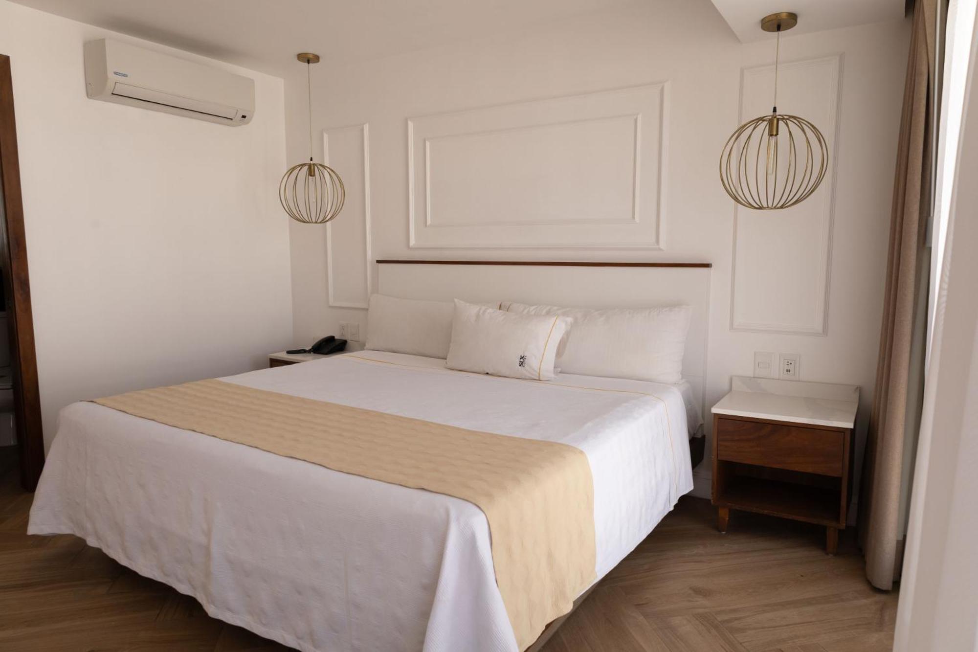 Six Hotel Guadalajara Degollado Экстерьер фото